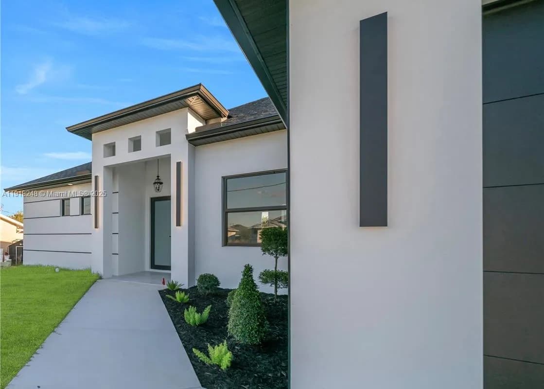 3105 28TH ST SW, Lehigh Acres FL 33976