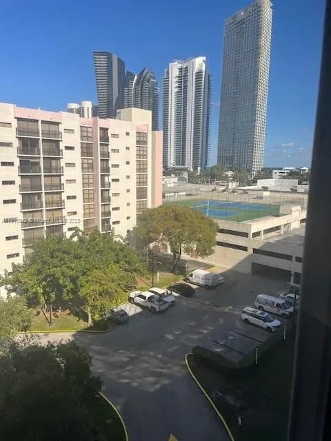 1 bedroom 1 bath for sale at 16909 N Bay Rd # 805, Sunny Isles Beach FL 33160