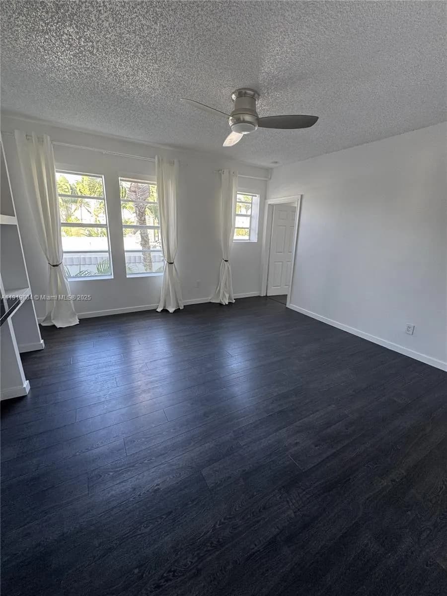 1559 Michigan Ave # 302, Miami Beach FL 33139