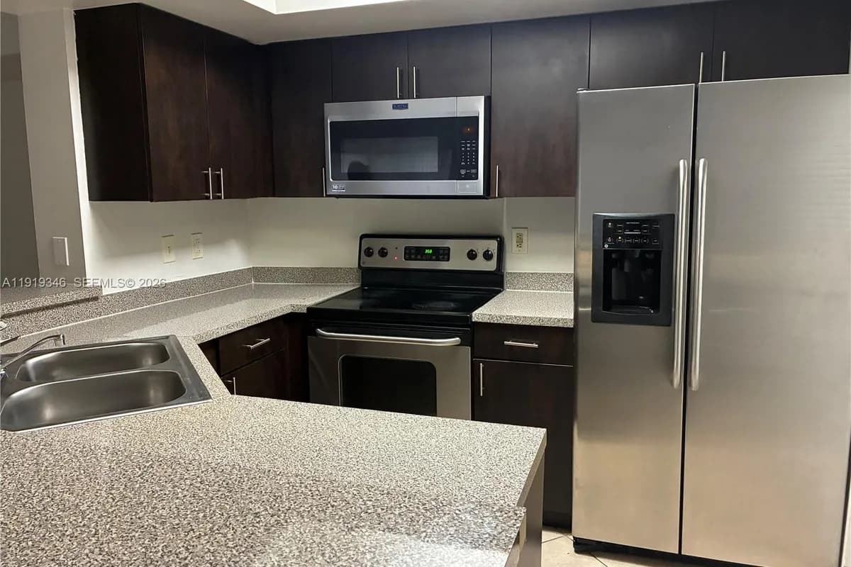 9250 W Atlantic Blvd # 916, Coral Springs FL 33071