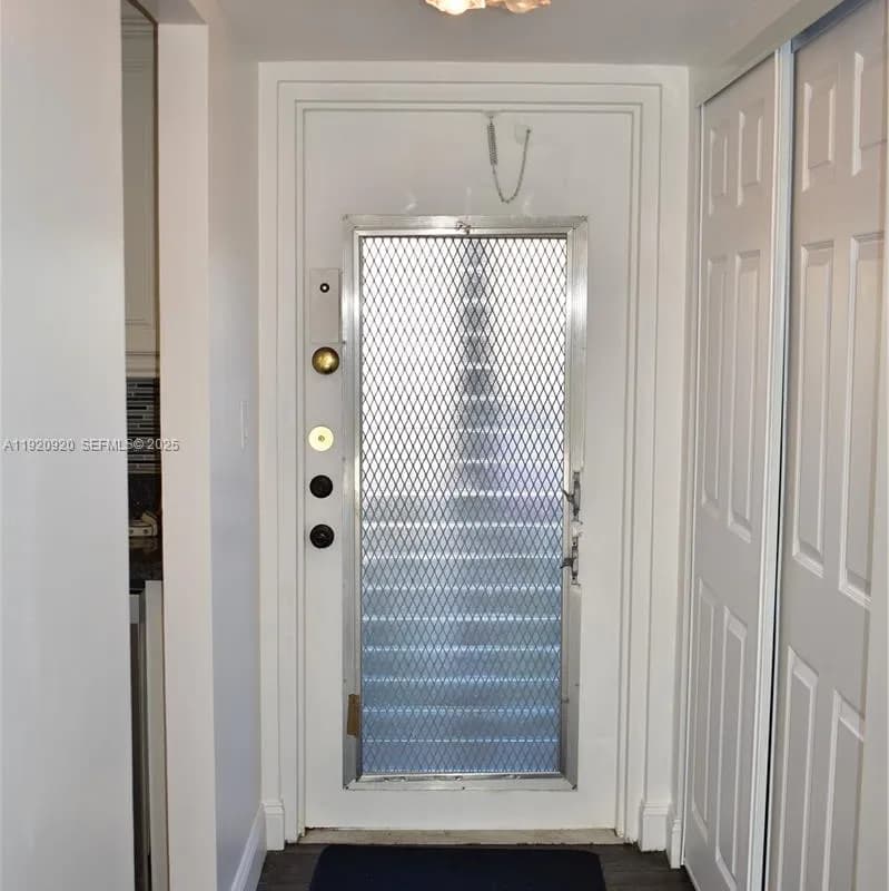 9360 Sunrise Lakes Blvd # 111, Sunrise FL 33322