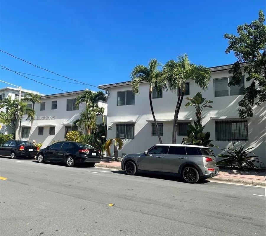 8021 Abbott Ave, Miami Beach FL 33141