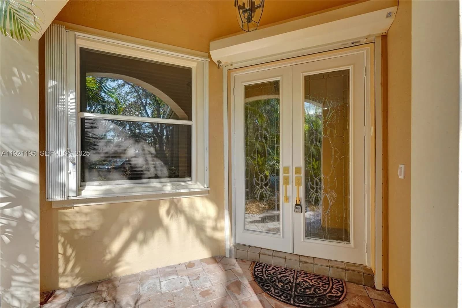 2456 Bay Isle Ct, Weston FL 33327