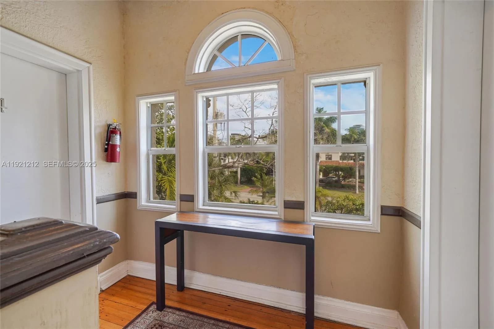 2870 Pine Tree Dr # 3, Miami Beach FL 33140