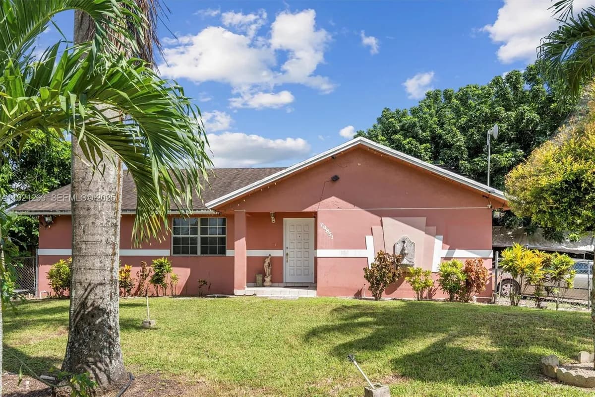 20851 SW 242nd St, Homestead FL 33031