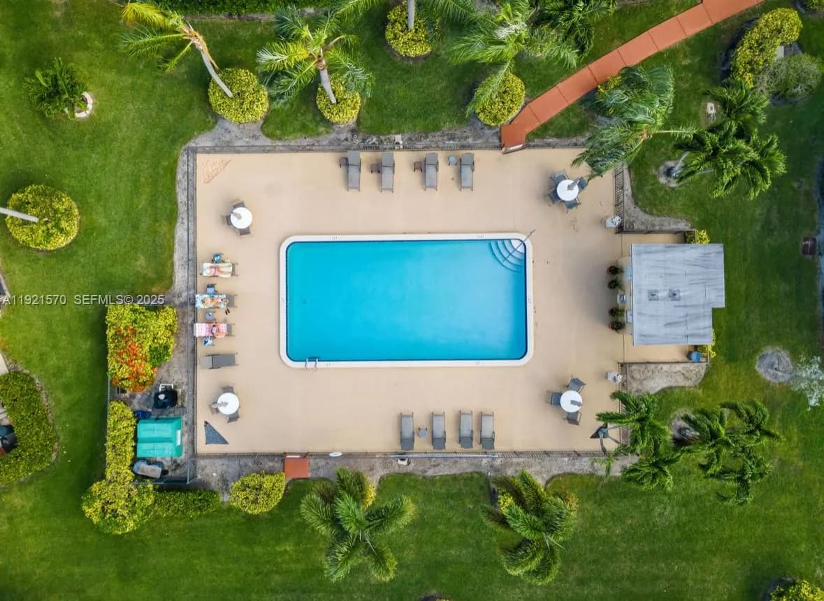 160 SE 7th St # 405, Deerfield Beach FL 33441