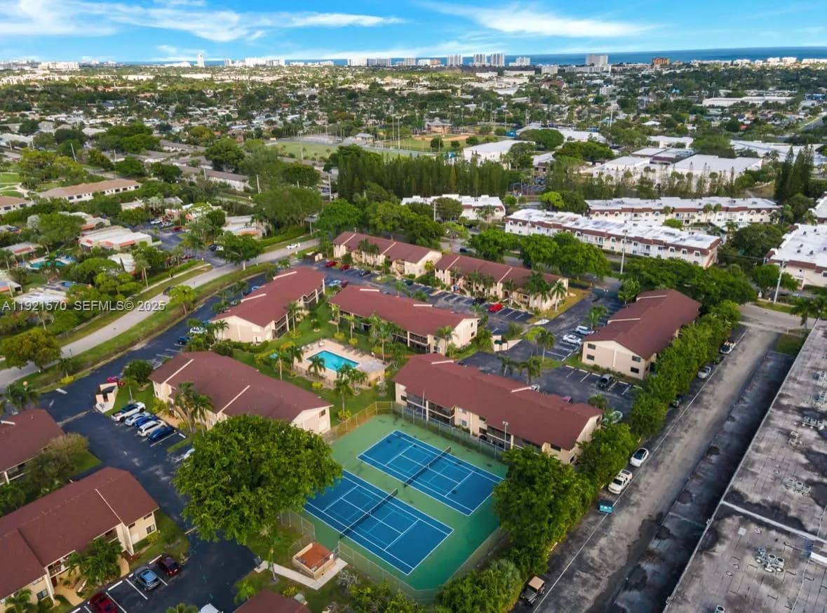 160 SE 7th St # 405, Deerfield Beach FL 33441