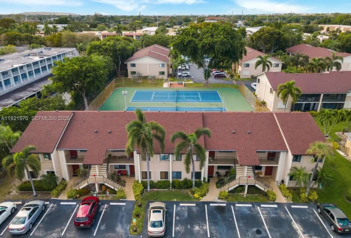 160 SE 7th St # 405, Deerfield Beach FL 33441