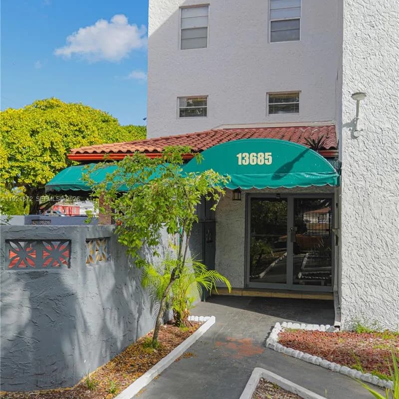 13685 NE 10th Ave # 209, North Miami FL 33161