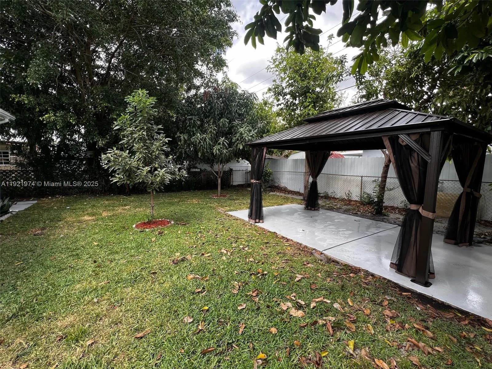 6761 Sheridan St, Hollywood FL 33024