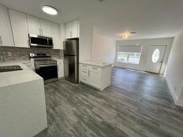 6761 Sheridan St, Hollywood FL 33024