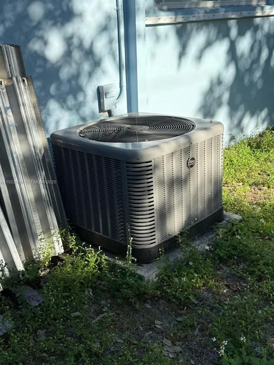 2340 Jamaica Dr, Miramar FL 33023