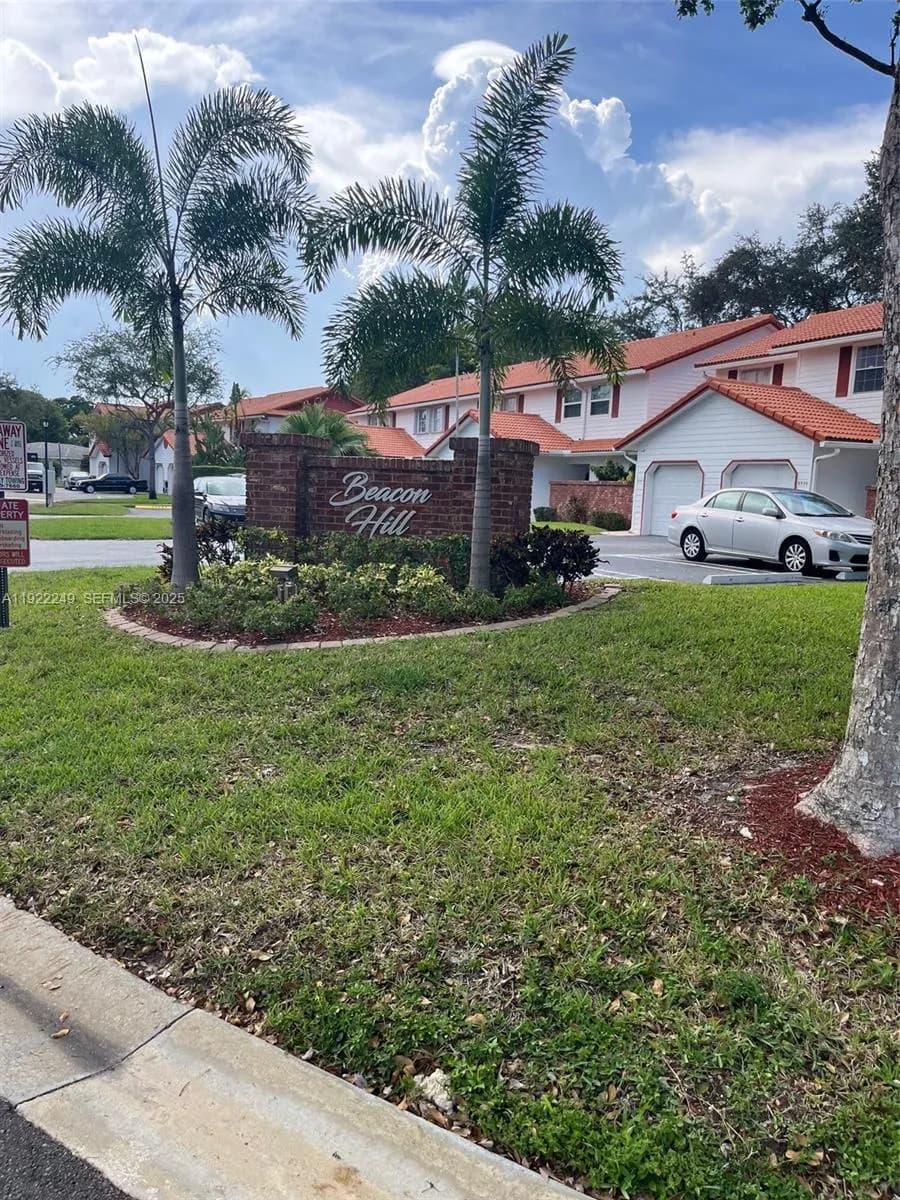 8939 NW 23rd St # 8939, Coral Springs FL 33065