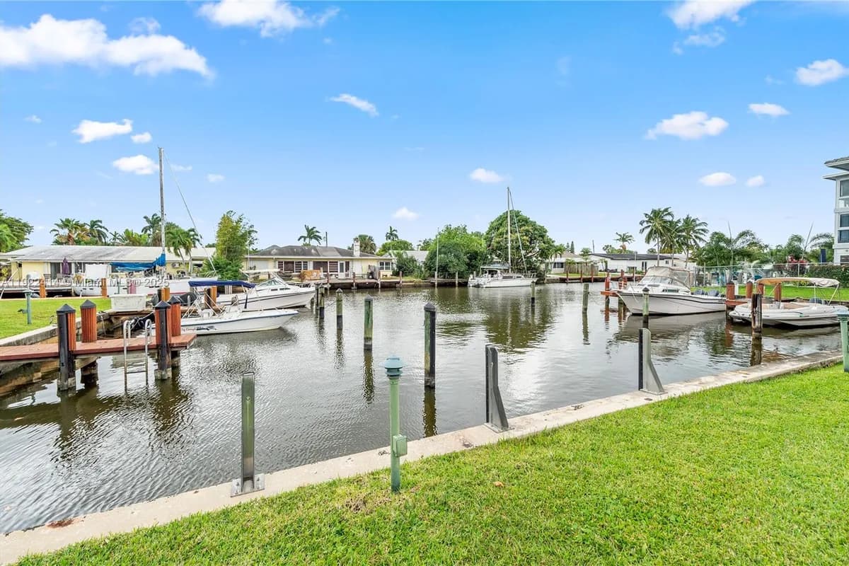 900 SW 12th St # 206, Fort Lauderdale FL 33315