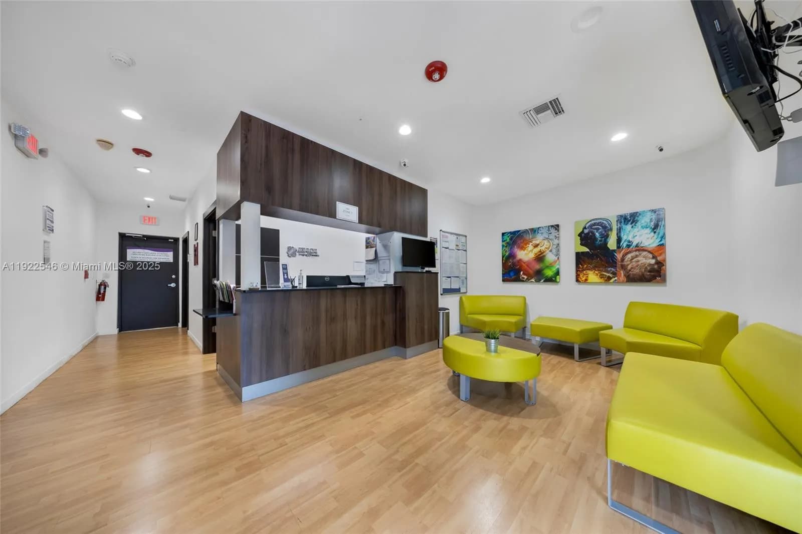 99 W 49th St, Hialeah FL 33012