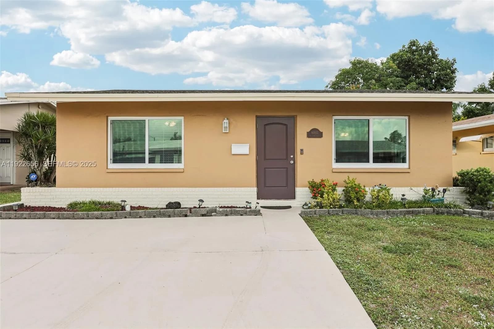 6003 NW 74th Ave, Tamarac FL 33321