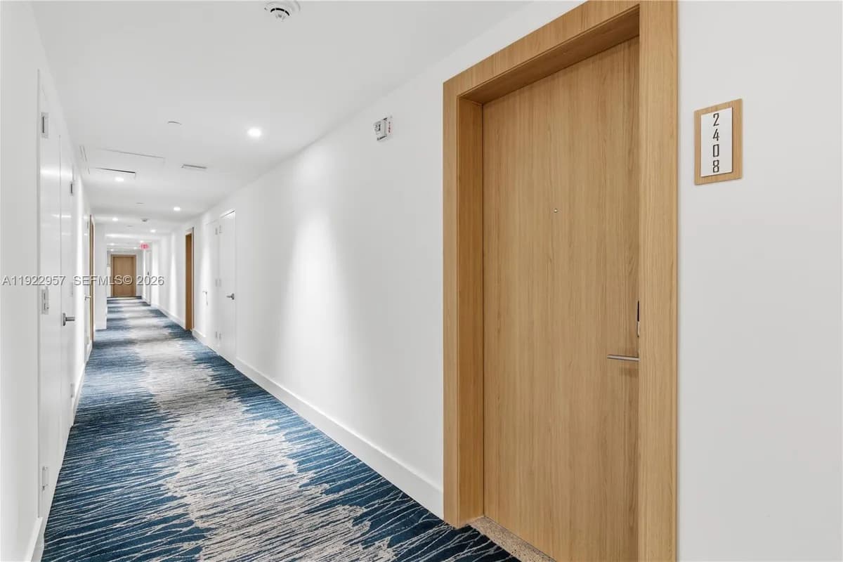 90 SW 3rd St # 2408, Miami FL 33130