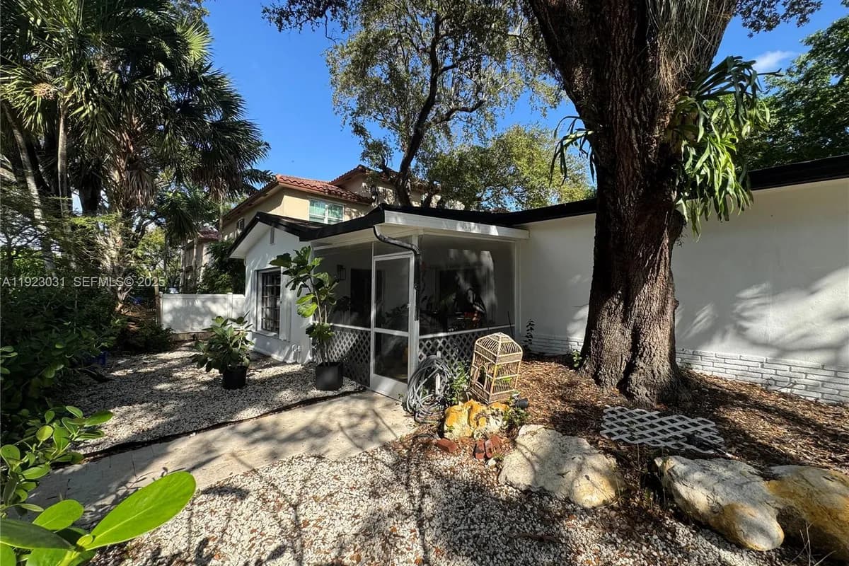 2390 SW 18th Ave, Fort Lauderdale FL 33315