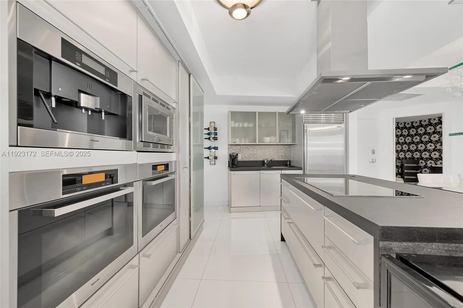 18201 Collins Ave # 1002, Sunny Isles Beach FL 33160