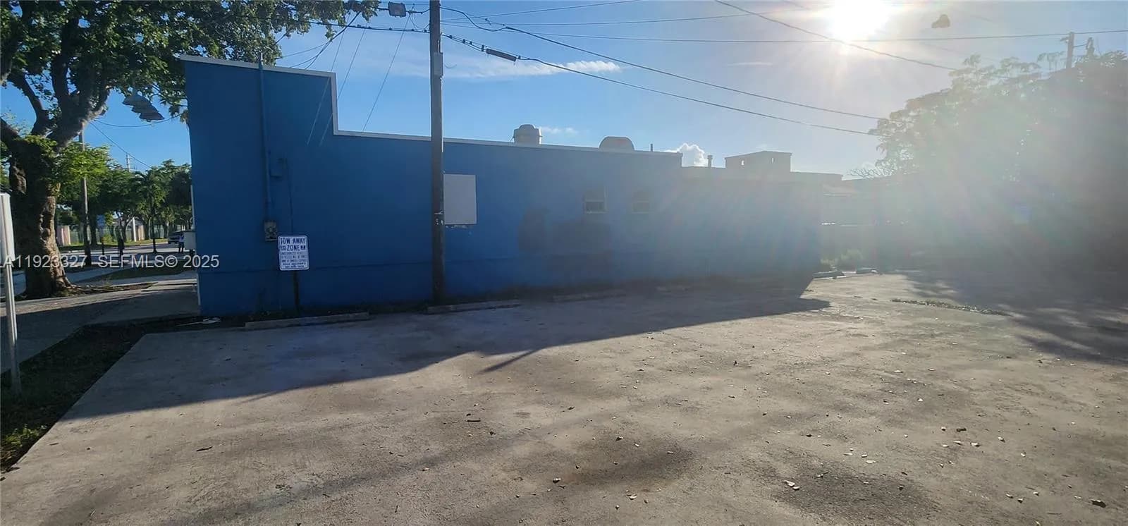 1865 N Tamarind Ave, West Palm Beach FL 33407