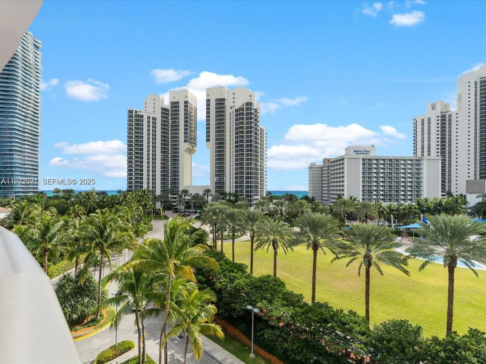 1 bedroom 1 bath for sale at 19370 E Collins Ave # 625, Sunny Isles Beach FL 33160