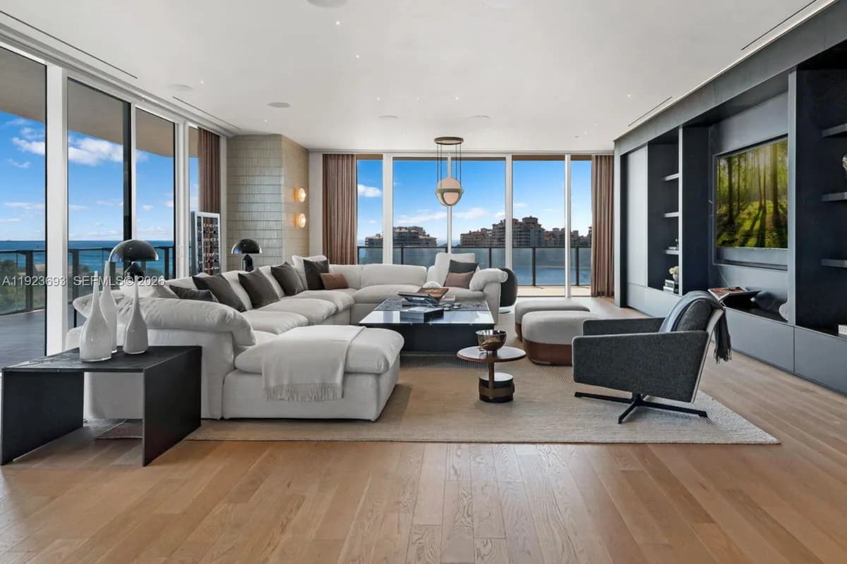 800 S Pointe Dr # 801, Miami Beach FL 33139