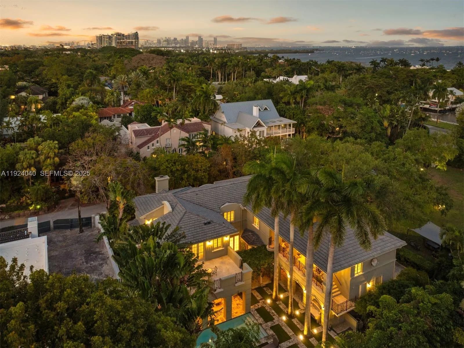 3460 S Moorings Way, Miami FL 33133