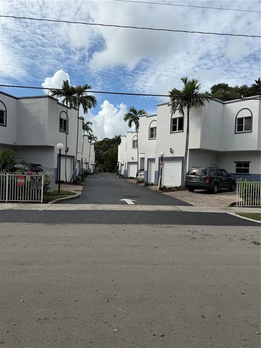 2927 SW 18th Ter, Fort Lauderdale FL 33315