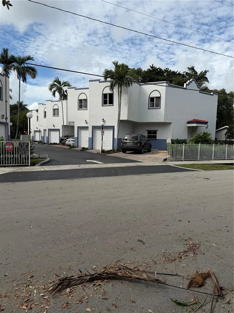 2927 SW 18th Ter, Fort Lauderdale FL 33315