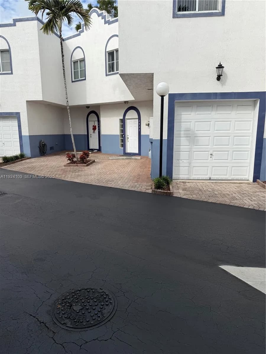 2927 SW 18th Ter, Fort Lauderdale FL 33315