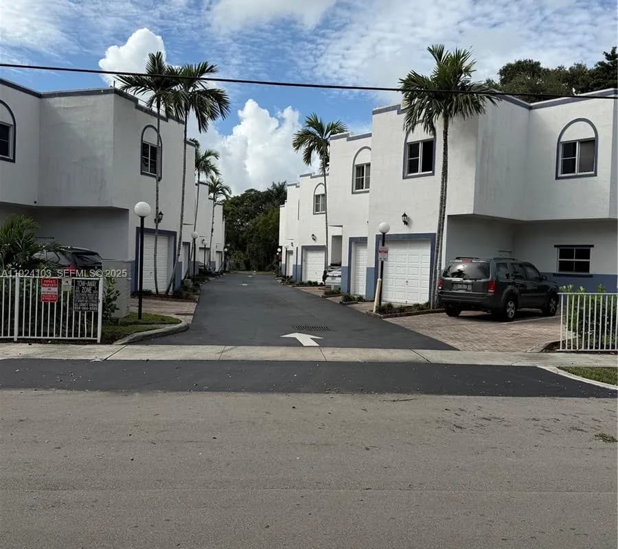 2927 SW 18th Ter, Fort Lauderdale FL 33315