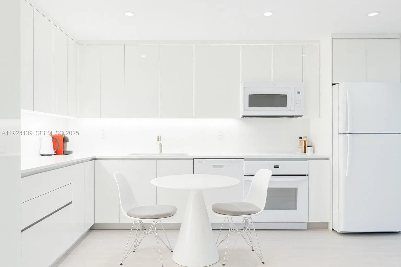 2301 Collins Ave # 636, Miami Beach FL 33139