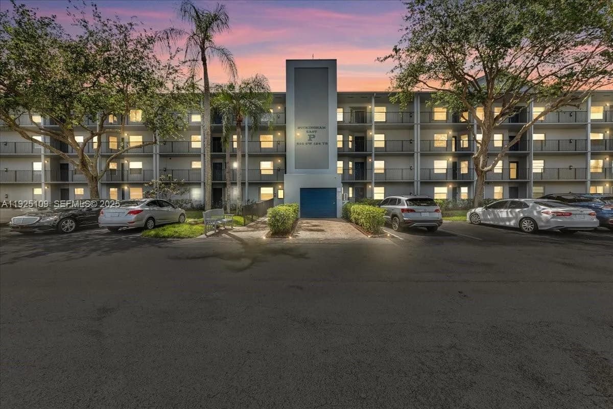 650 SW 124th Ter # 105P, Pembroke Pines FL 33027