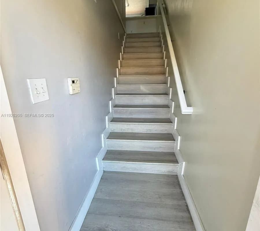 3375 W 76th St # 211, Hialeah FL 33018