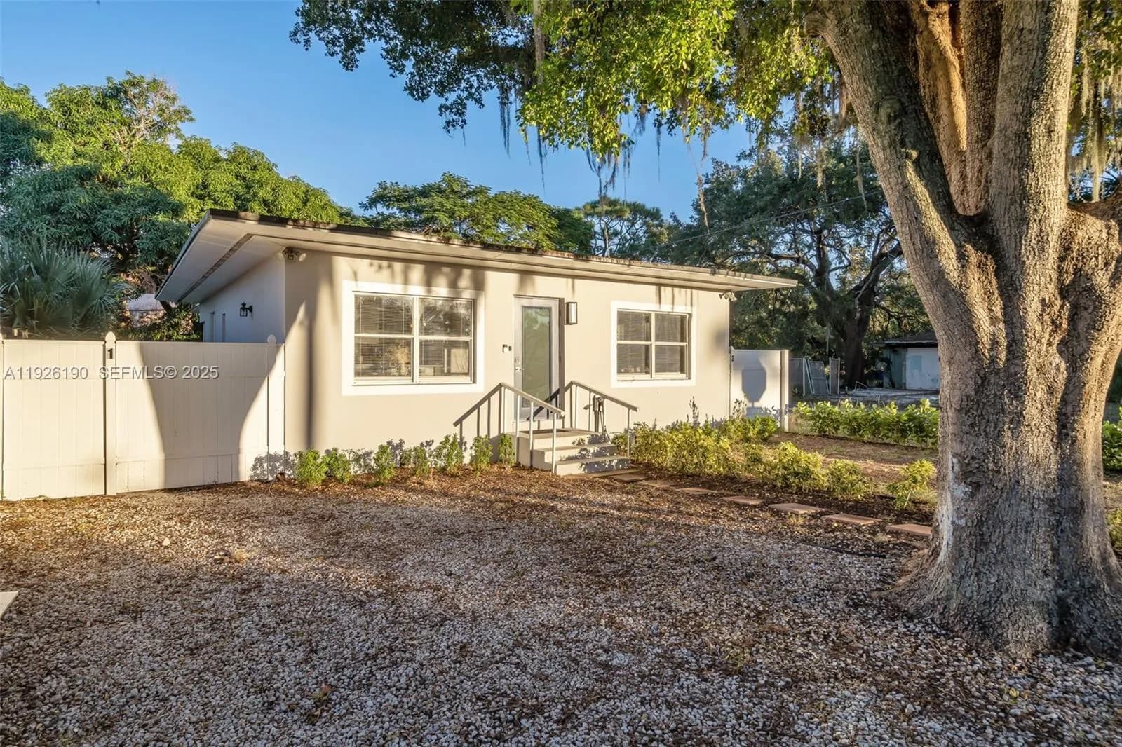 1100 NW 7th Ave, Fort Lauderdale FL 33311