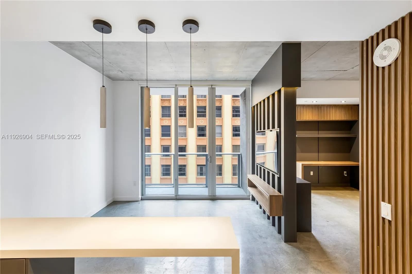 151 SE 1st St # 905, Miami FL 33131