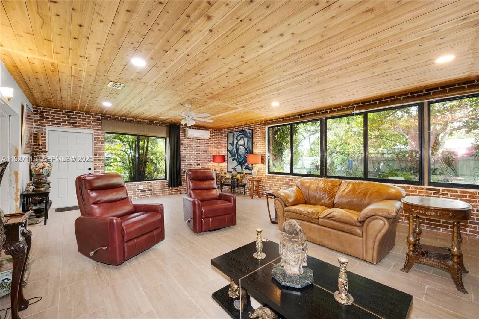 887 NE 145th St, North Miami FL 33161