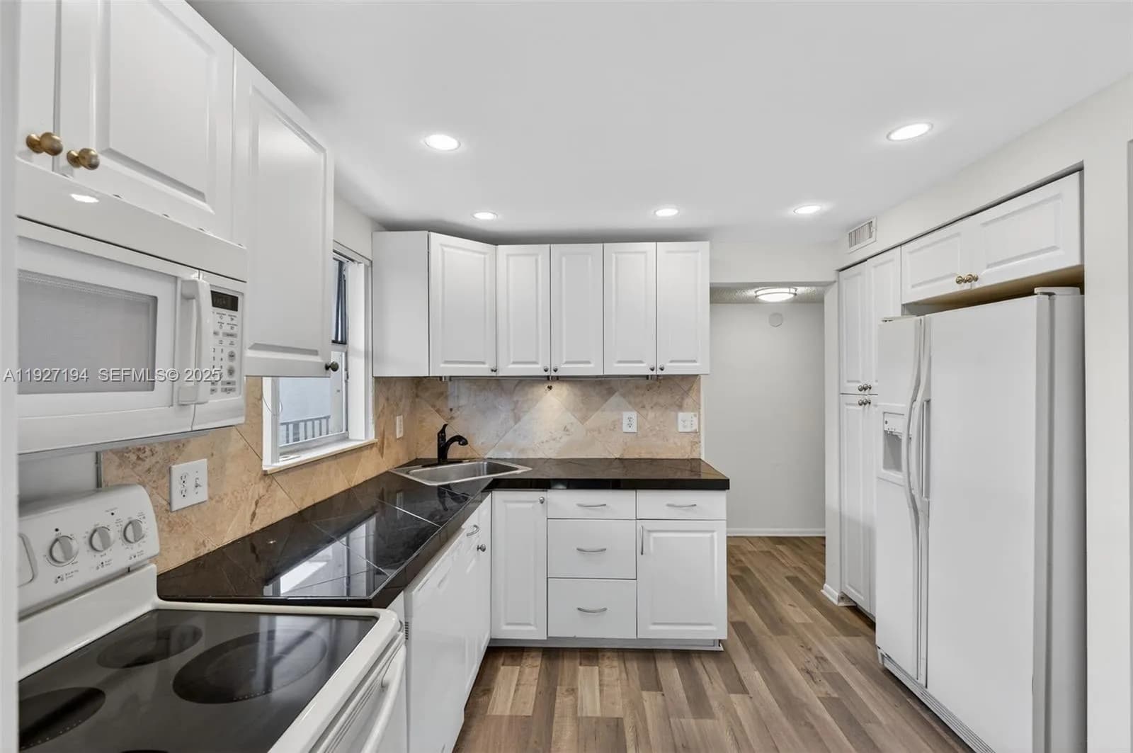 3100 Riverside Dr # 305, Coral Springs FL 33065