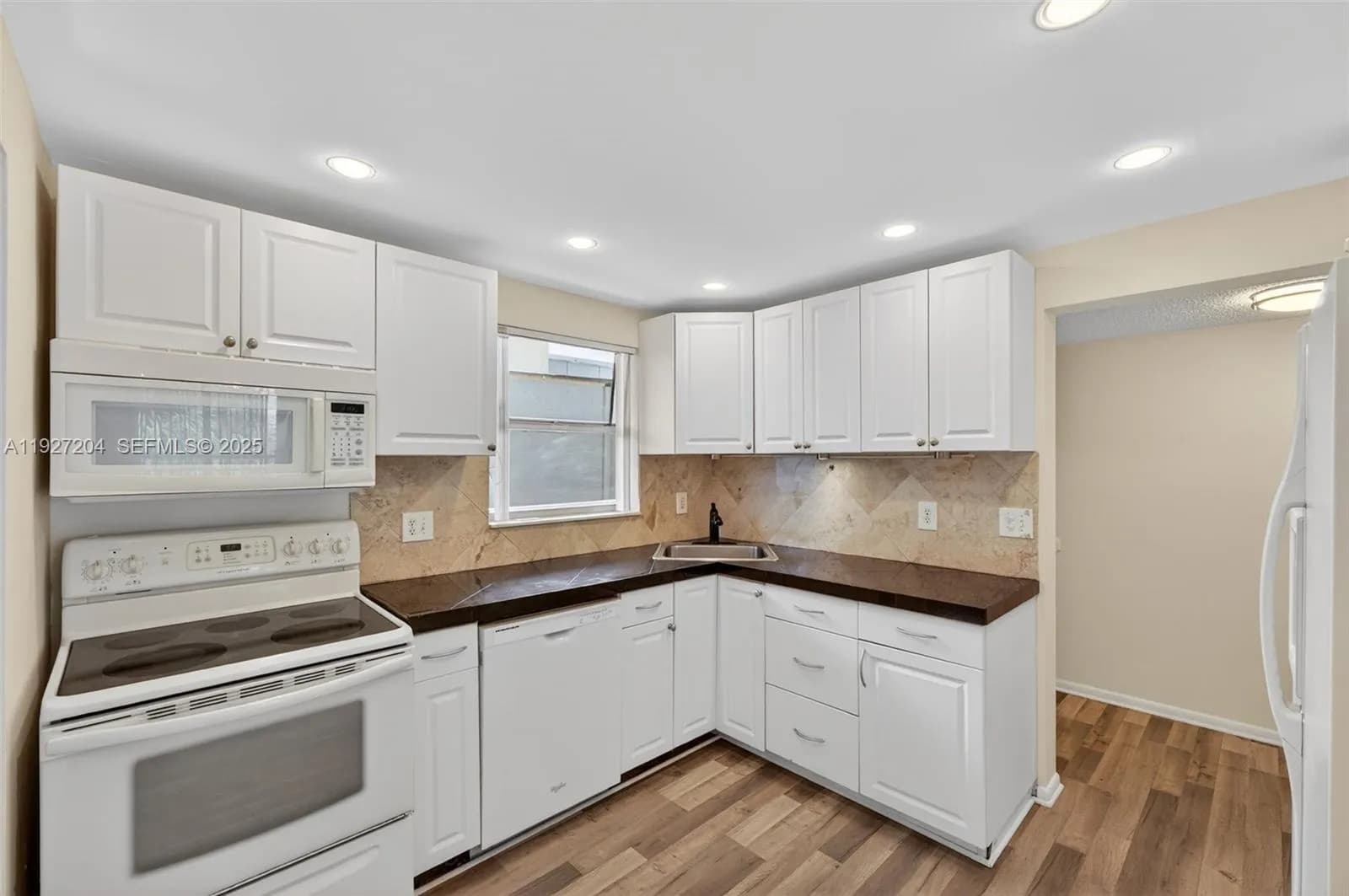 3100 Riverside Dr # 305, Coral Springs FL 33065