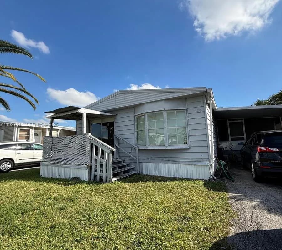 5290 SW 22nd Ter, Dania Beach FL 33312