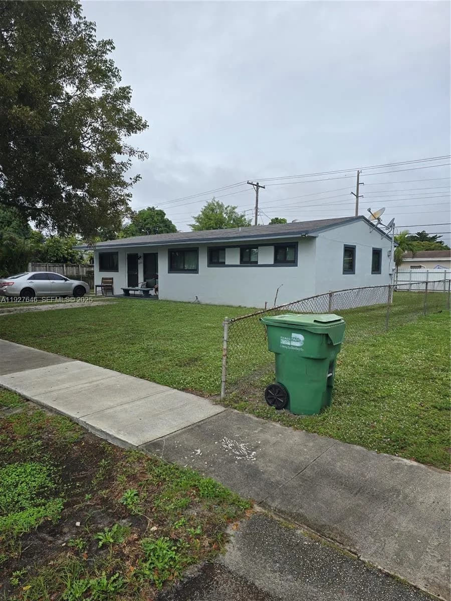 3341 NW 178th St, Miami Gardens FL 33056
