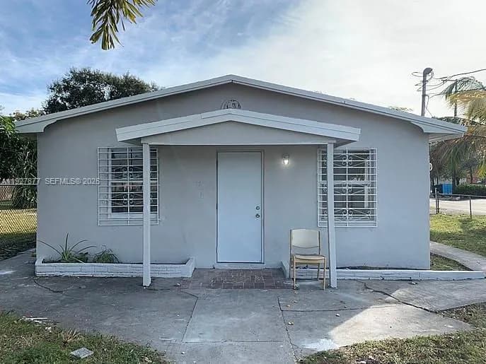 10 NW 28th Way, Fort Lauderdale FL 33311