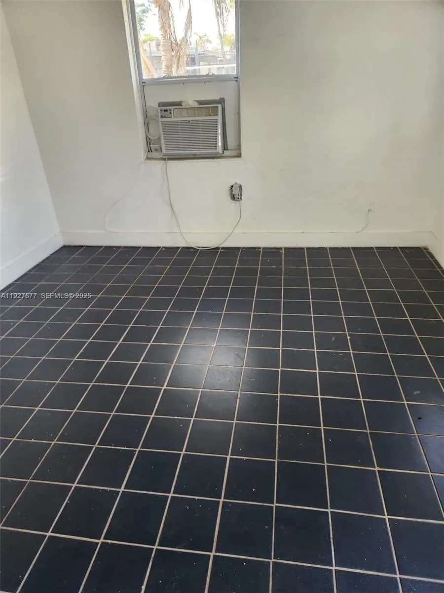 10 NW 28th Way, Fort Lauderdale FL 33311