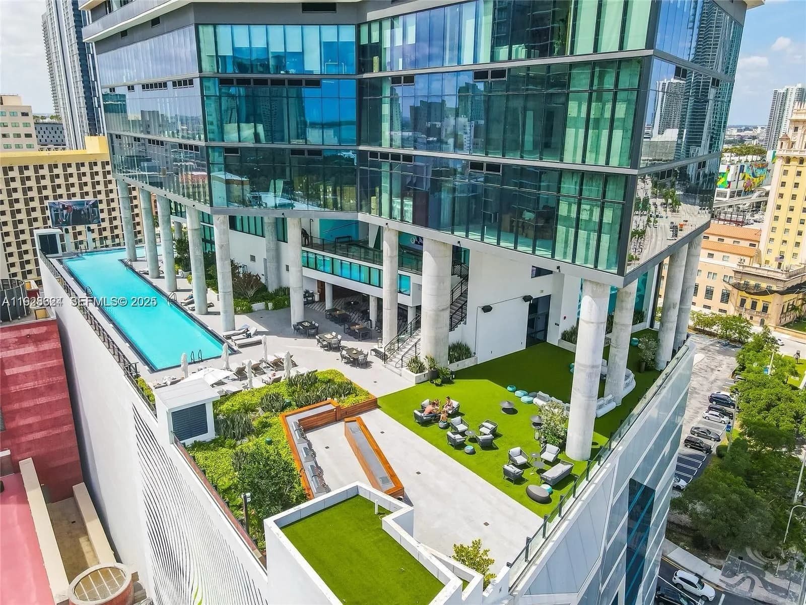 398 NE 5th St # 2414, Miami FL 33132