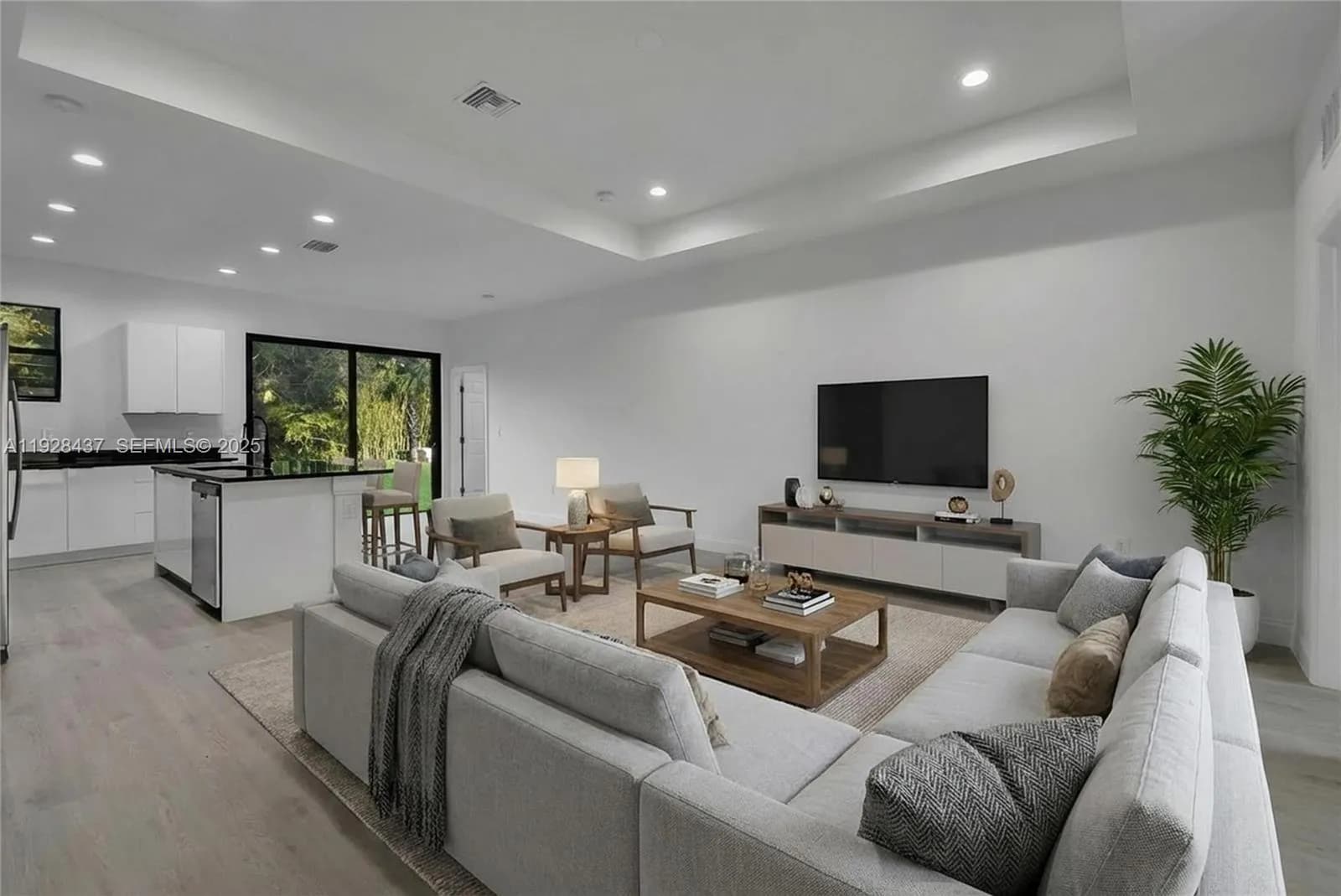 618 Sheldon Ave, Lehigh Acres FL 33936