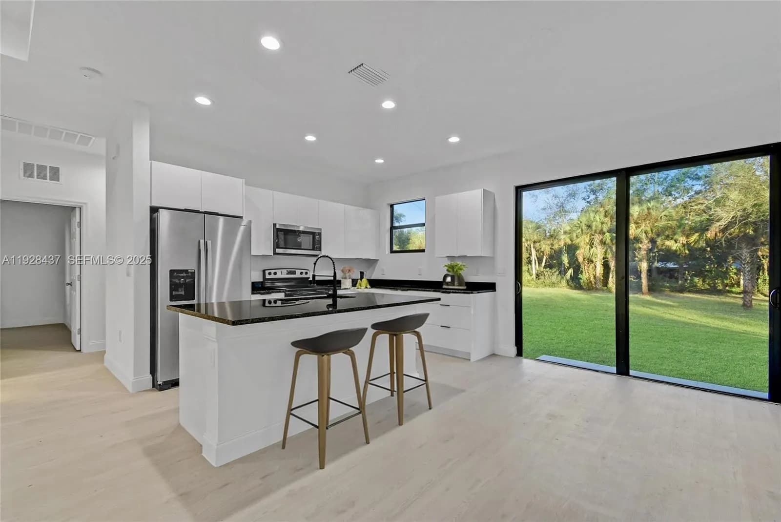 618 Sheldon Ave, Lehigh Acres FL 33936