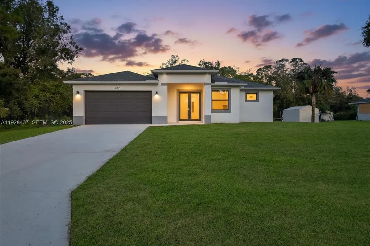 618 Sheldon Ave, Lehigh Acres FL 33936