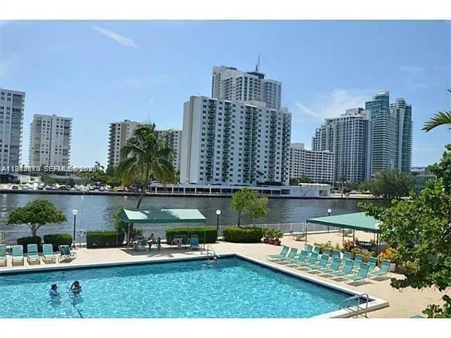 800 Parkview Dr # 1018, Hallandale Beach FL 33009
