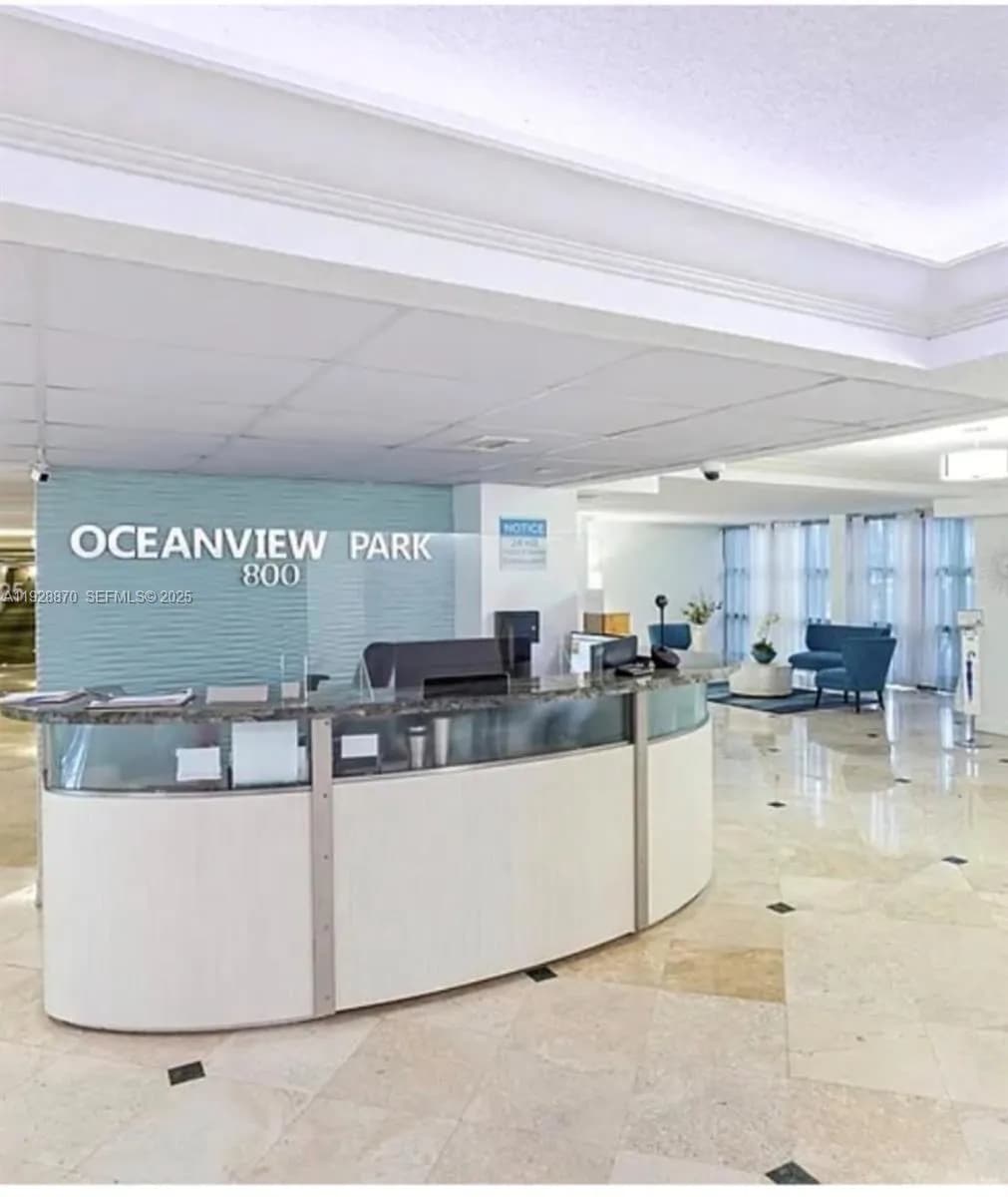 800 Parkview Dr # 1018, Hallandale Beach FL 33009