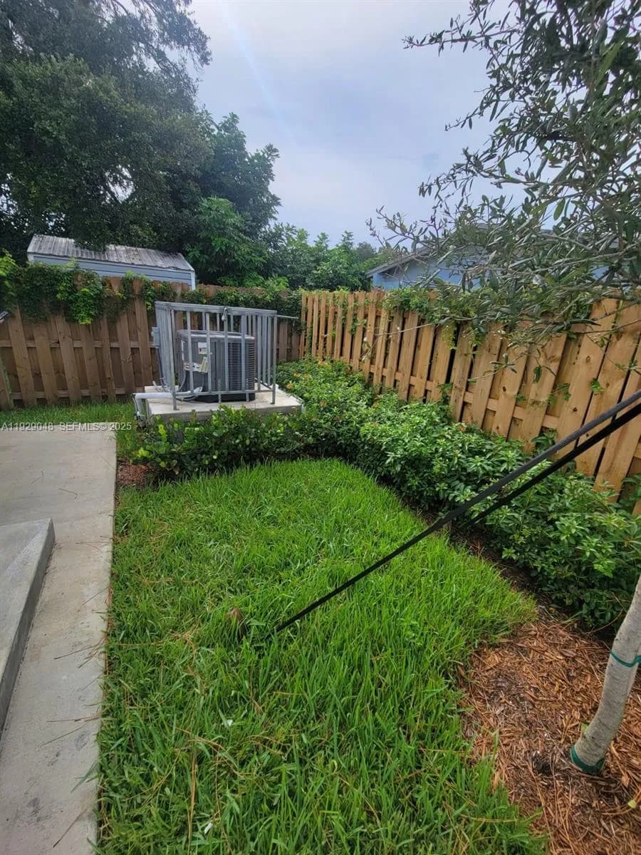 1809 NW 8th Pl, Fort Lauderdale FL 33311